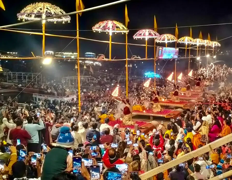 Ganga-Aarti-at-Assi-Ghat-Varanasi